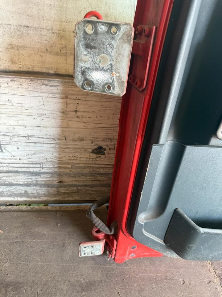 MAN TGM Beifahrertür Rot Spiegel Innenverkleidung LN 66 - Pintu dan bagian untuk Truk: gambar 5 MAN TGM Beifahrertür Rot Spiegel Innenverkleidung LN 66 - Pintu dan bagian untuk Truk: gambar 5