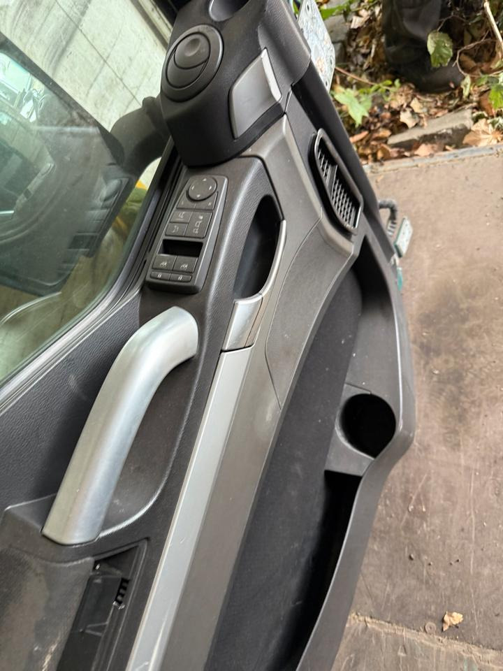 MAN TGX Fahrertür Grün mit Spiegel Innenverkleidung LN 83 - Pintu dan bagian untuk Truk: gambar 4 MAN TGX Fahrertür Grün mit Spiegel Innenverkleidung LN 83 - Pintu dan bagian untuk Truk: gambar 4