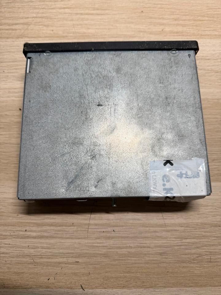 MAN Tachograph 81.27101-6570 - Tachographs: gambar 4 MAN Tachograph 81.27101-6570 - Tachographs: gambar 4