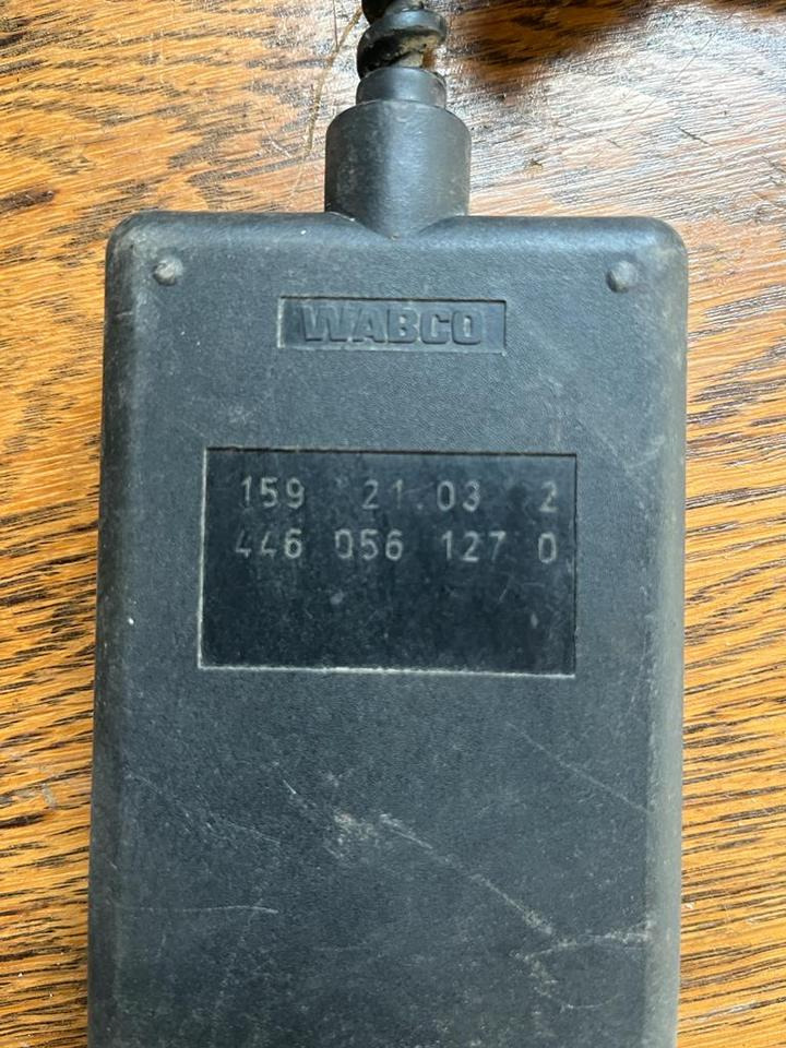 MAN WABCO Bediengerät Fernbedienung Luftfederung 4460561270 - Suspensi udara untuk Truk: gambar 2 MAN WABCO Bediengerät Fernbedienung Luftfederung 4460561270 - Suspensi udara untuk Truk: gambar 2