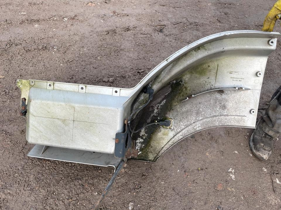 Mercedes AXOR Einstieg Rechts Kotflügel - Langkah kaki untuk Truk: gambar 2 Mercedes AXOR Einstieg Rechts Kotflügel - Langkah kaki untuk Truk: gambar 2