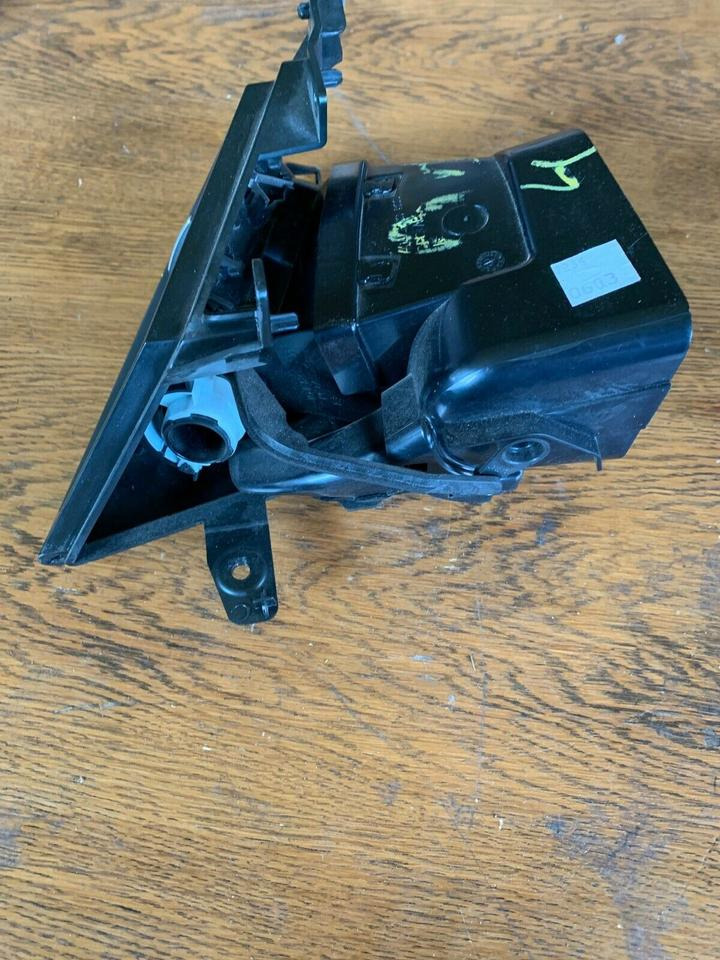 Mercedes Actros MP4 Luftduese A 960 830 06 54 {Lüften} - Pemanasan/ Ventilasi untuk Truk: gambar 2 Mercedes Actros MP4 Luftduese A 960 830 06 54 {Lüften} - Pemanasan/ Ventilasi untuk Truk: gambar 2