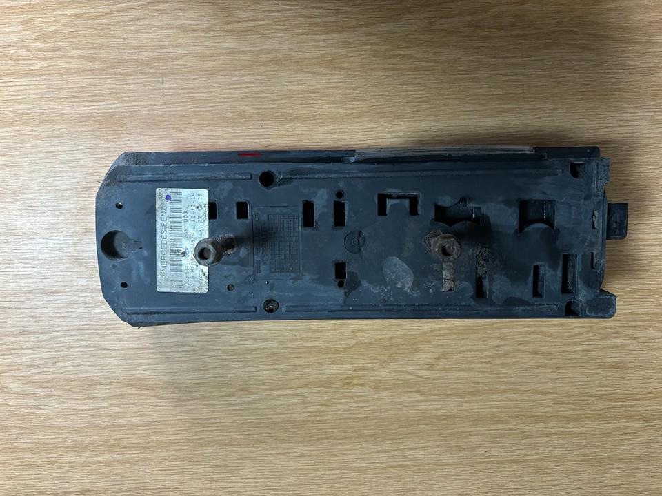 Mercedes Actros MP4 Rücklicht Links A0035441703 SN 09 - Lampu belakang untuk Truk: gambar 2 Mercedes Actros MP4 Rücklicht Links A0035441703 SN 09 - Lampu belakang untuk Truk: gambar 2