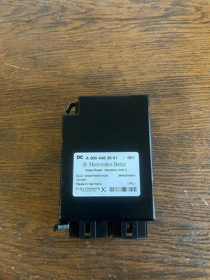 Mercedes Actros MP4 Video Radar Steuergerät A0004463551 - ECU untuk Truk: gambar 2 Mercedes Actros MP4 Video Radar Steuergerät A0004463551 - ECU untuk Truk: gambar 2