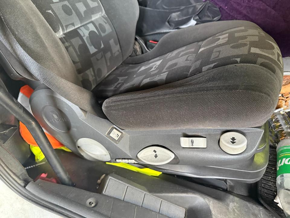 Mercedes Atego 3 Beifahrersitz mit Luft - Tempat duduk untuk Truk: gambar 2 Mercedes Atego 3 Beifahrersitz mit Luft - Tempat duduk untuk Truk: gambar 2