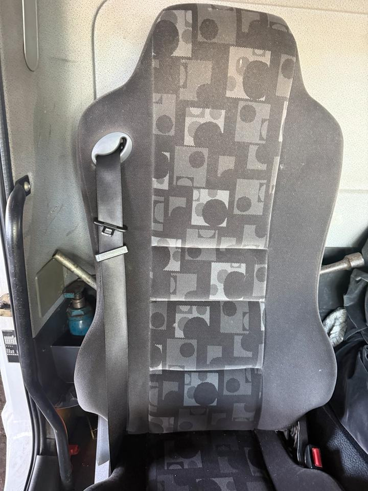 Mercedes Atego 3 Beifahrersitz mit Luft - Tempat duduk untuk Truk: gambar 4 Mercedes Atego 3 Beifahrersitz mit Luft - Tempat duduk untuk Truk: gambar 4