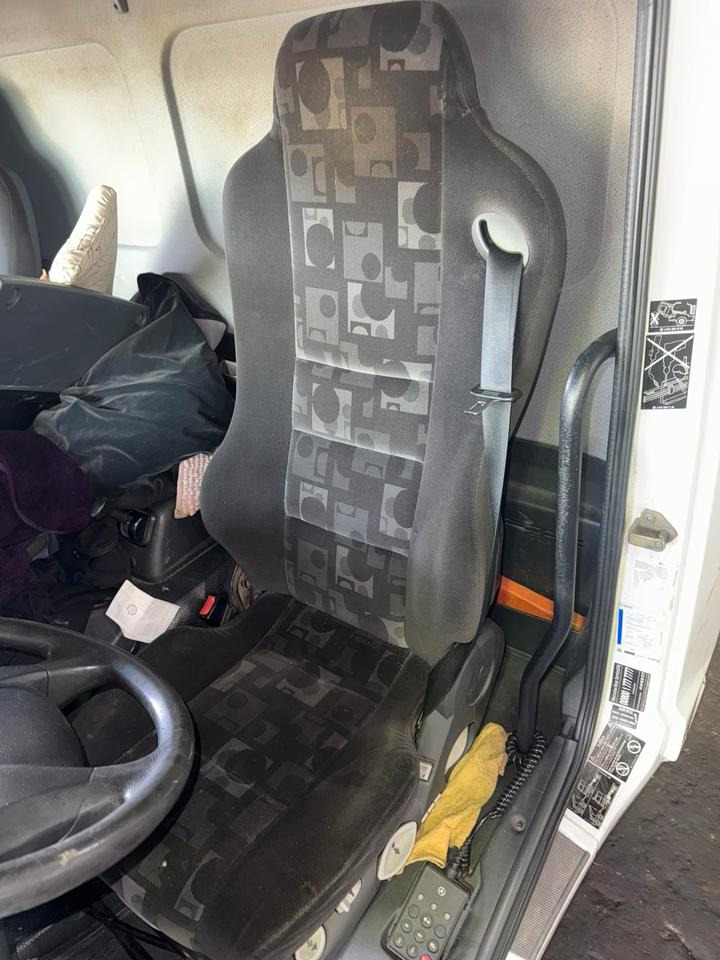 Mercedes Atego 3 Fahrersitz - Tempat duduk untuk Truk: gambar 1 Mercedes Atego 3 Fahrersitz - Tempat duduk untuk Truk: gambar 1