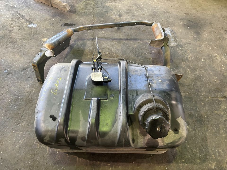 Mercedes Atego 4 EU6 Dieseltank Tank Tankbehälter 200L - Tangki bahan bakar untuk Truk: gambar 1 Mercedes Atego 4 EU6 Dieseltank Tank Tankbehälter 200L - Tangki bahan bakar untuk Truk: gambar 1