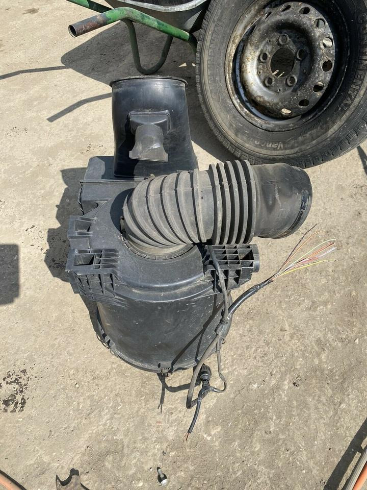 Mercedes Atego Luftfilterkasten Luftfilter Gehäuse A 973 528 06 0 - Filter udara untuk Truk: gambar 4 Mercedes Atego Luftfilterkasten Luftfilter Gehäuse A 973 528 06 0 - Filter udara untuk Truk: gambar 4