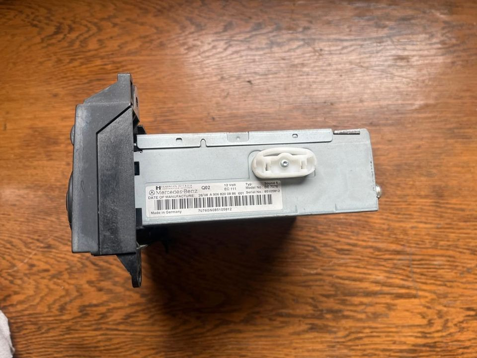 Mercedes Sprinter CD Radio 12V A9068200886 - Kabin dan interior untuk Truk: gambar 4 Mercedes Sprinter CD Radio 12V A9068200886 - Kabin dan interior untuk Truk: gambar 4