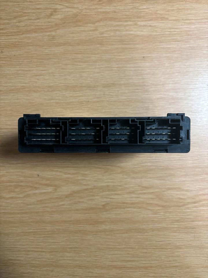 Mercedes VDO Elektronik FR Steuergerät A0014461102 - ECU untuk Truk: gambar 3 Mercedes VDO Elektronik FR Steuergerät A0014461102 - ECU untuk Truk: gambar 3