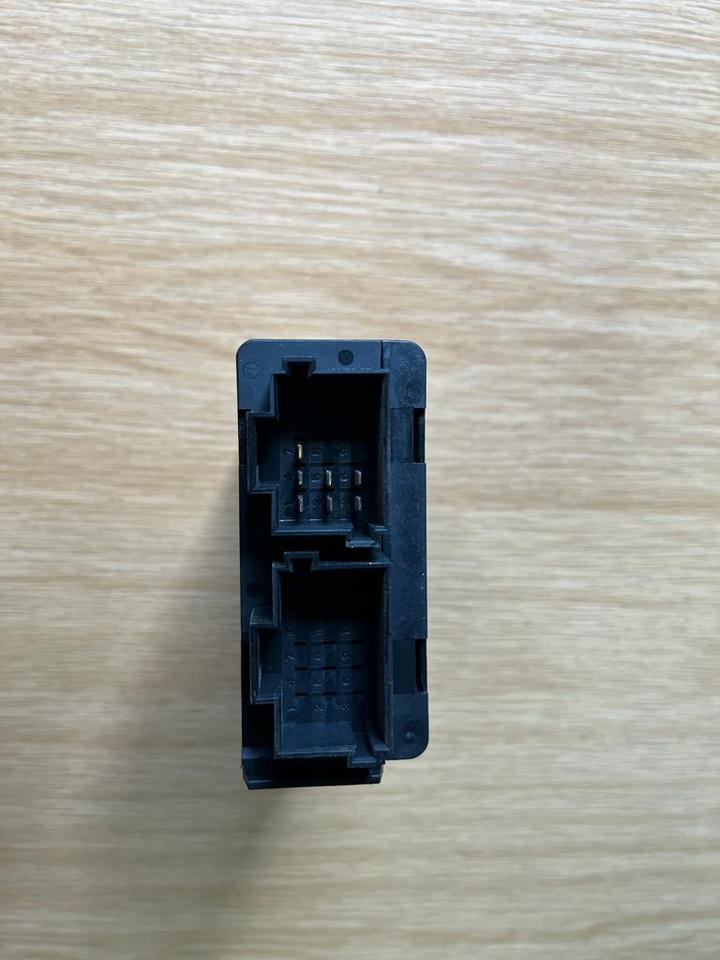 Mercedes VDO Funkfernbedienung Steuergerät A 000 446 02 18 - ECU untuk Truk: gambar 3 Mercedes VDO Funkfernbedienung Steuergerät A 000 446 02 18 - ECU untuk Truk: gambar 3