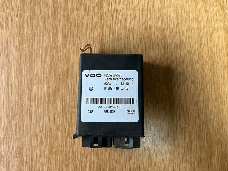Mercedes VDO Zentralverriegelung Steuergerät A 000 446 15 19 - ECU untuk Truk: gambar 1 Mercedes VDO Zentralverriegelung Steuergerät A 000 446 15 19 - ECU untuk Truk: gambar 1