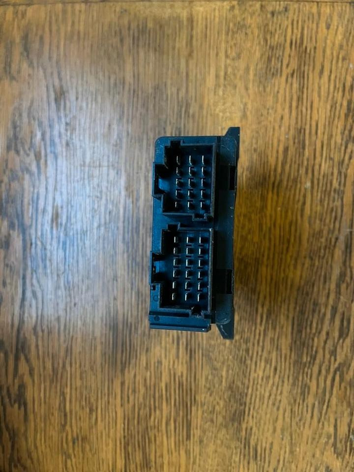 Mercedes VDO Zentralverriegelung Steuergerät A0004461019 - ECU untuk Truk: gambar 3 Mercedes VDO Zentralverriegelung Steuergerät A0004461019 - ECU untuk Truk: gambar 3