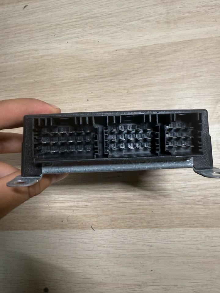 SCANIA ECAS 6x2 / BUS Steuergerät 1851677 - ECU untuk Bus: gambar 4 SCANIA ECAS 6x2 / BUS Steuergerät 1851677 - ECU untuk Bus: gambar 4