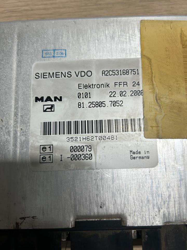 MAN Siemens VDO Elektronik FFR Steuergerät 81.25805.7052 - Suku cadang: gambar 3 MAN Siemens VDO Elektronik FFR Steuergerät 81.25805.7052 - Suku cadang: gambar 3