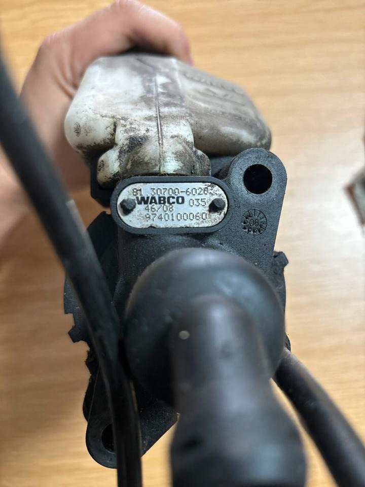 MAN WABCO Geberzylinder Kopplung 81.30700-6020 - Suku cadang untuk Truk: gambar 2 MAN WABCO Geberzylinder Kopplung 81.30700-6020 - Suku cadang untuk Truk: gambar 2