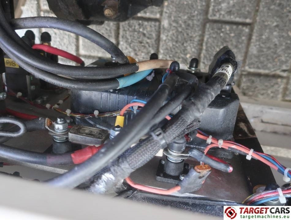 Kereta golf Bradshaw AV6AC Electric UTV RECREATIONAL 6-PERSONS VEHICLE: gambar 17 Kereta golf Bradshaw AV6AC Electric UTV RECREATIONAL 6-PERSONS VEHICLE: gambar 17