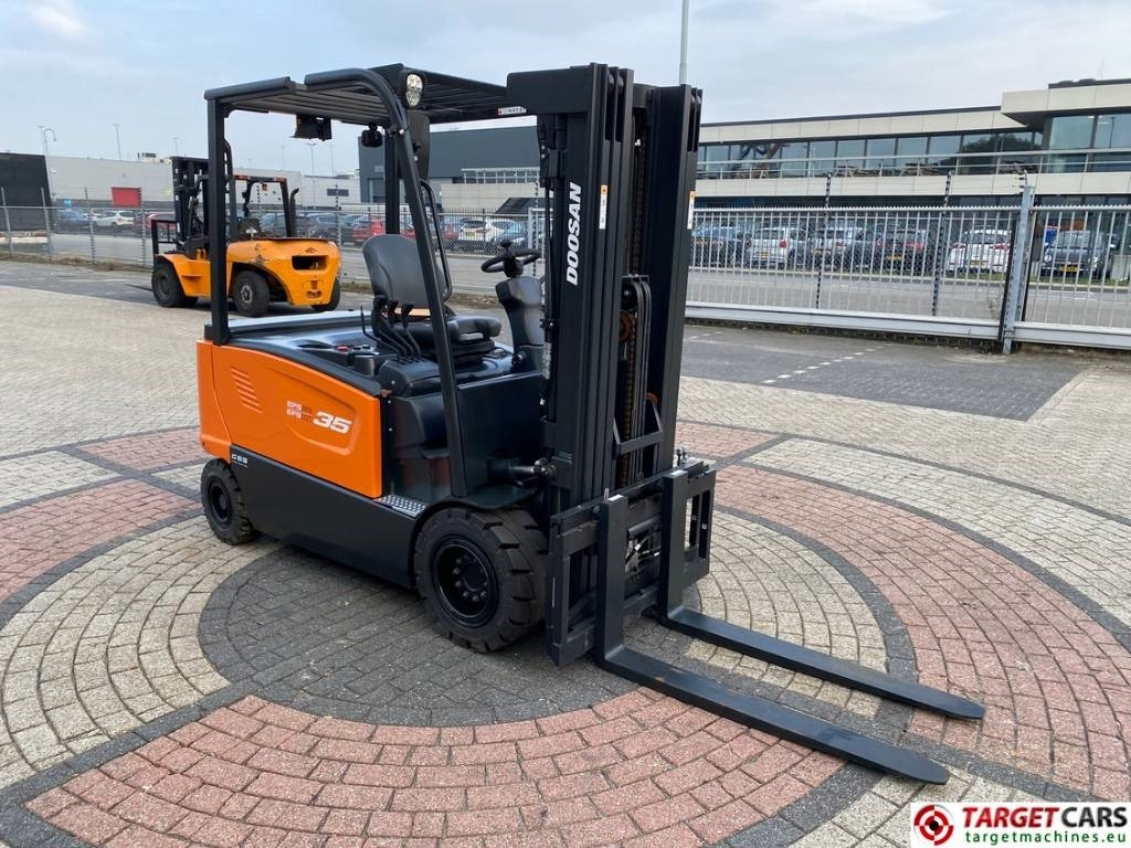 Doosan B35X-7 Electric Forklift 3.5T Triplex-438cm Unused - Forklift listrik: gambar 2 Doosan B35X-7 Electric Forklift 3.5T Triplex-438cm Unused - Forklift listrik: gambar 2