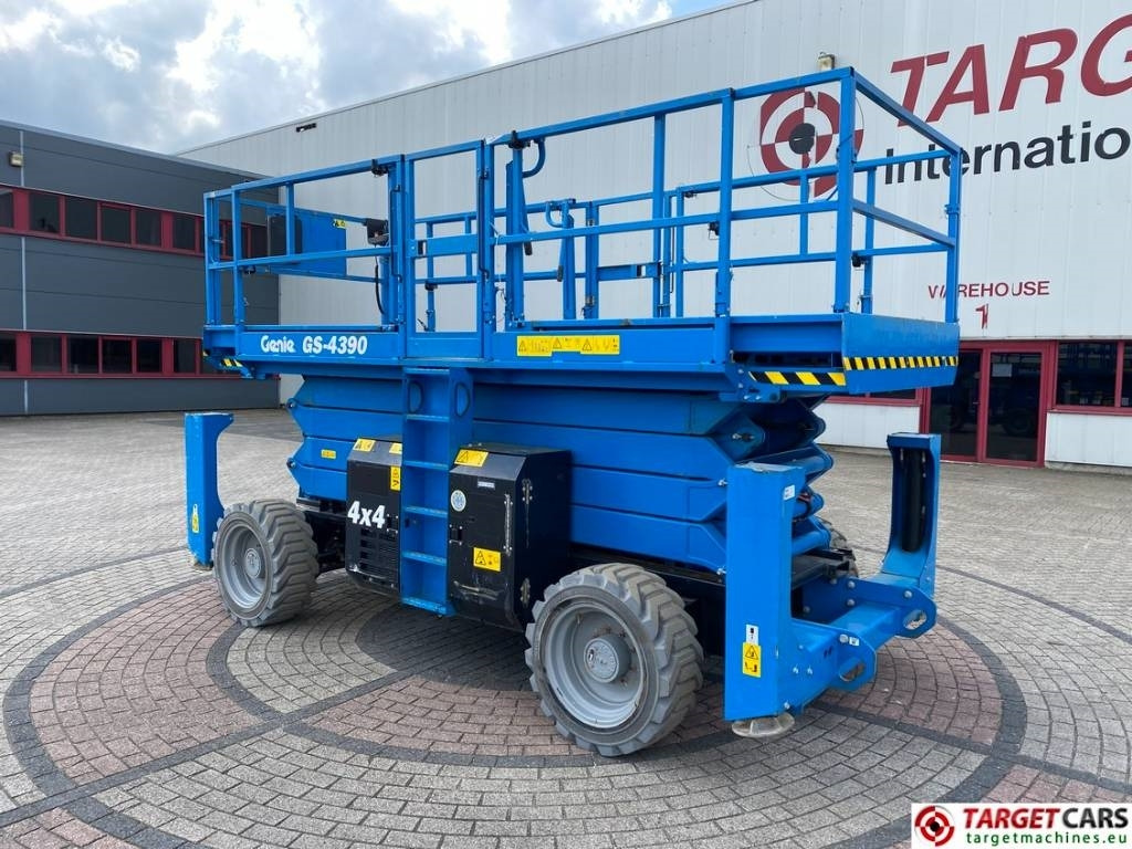Genie GS-4390 RT LPG 4x4 Scissor Work Lift 1511cm - Scissor lifts: gambar 4 Genie GS-4390 RT LPG 4x4 Scissor Work Lift 1511cm - Scissor lifts: gambar 4