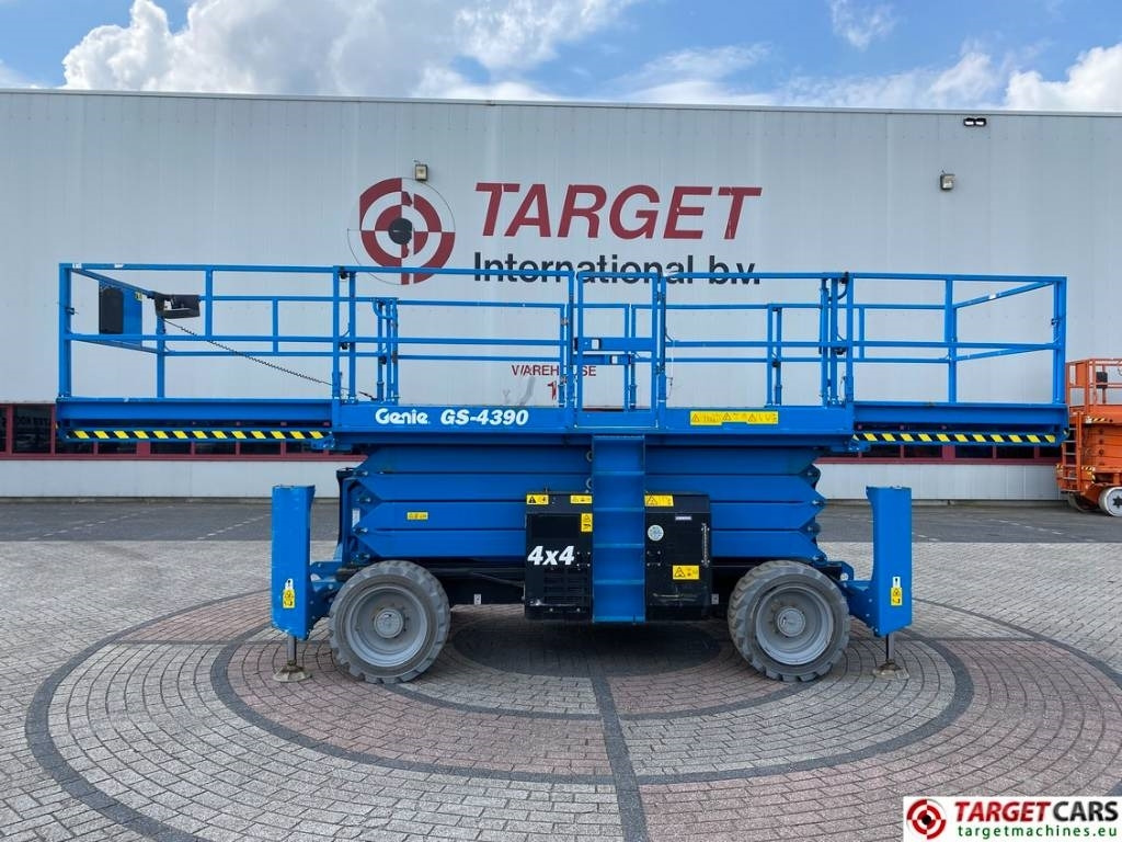 Genie GS-4390 RT LPG 4x4 Scissor Work Lift 1511cm - Scissor lifts: gambar 5 Genie GS-4390 RT LPG 4x4 Scissor Work Lift 1511cm - Scissor lifts: gambar 5