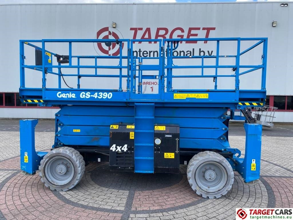 Leasing Genie GS-4390 RT LPG Scissor 4x4 Work Lift 1511cm  Genie GS-4390 RT LPG Scissor 4x4 Work Lift 1511cm: gambar 34