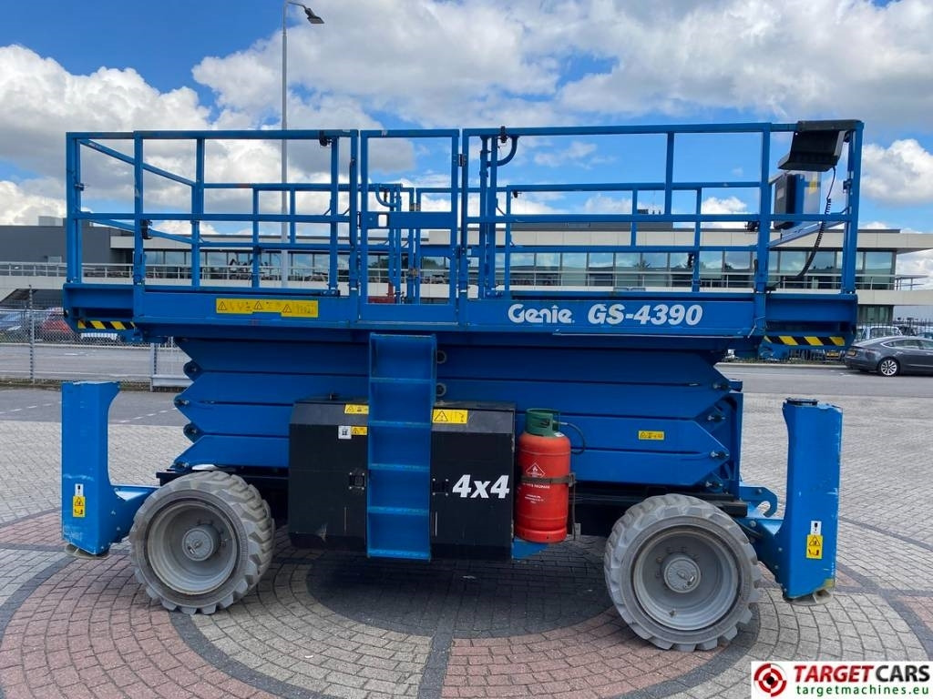 Leasing Genie GS-4390 RT LPG Scissor 4x4 Work Lift 1511cm  Genie GS-4390 RT LPG Scissor 4x4 Work Lift 1511cm: gambar 33