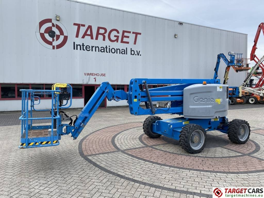 Genie Z-45/25J Diesel 4x4 Articulated Boom Lift 1605cm - Boom artikulasi: gambar 1 Genie Z-45/25J Diesel 4x4 Articulated Boom Lift 1605cm - Boom artikulasi: gambar 1