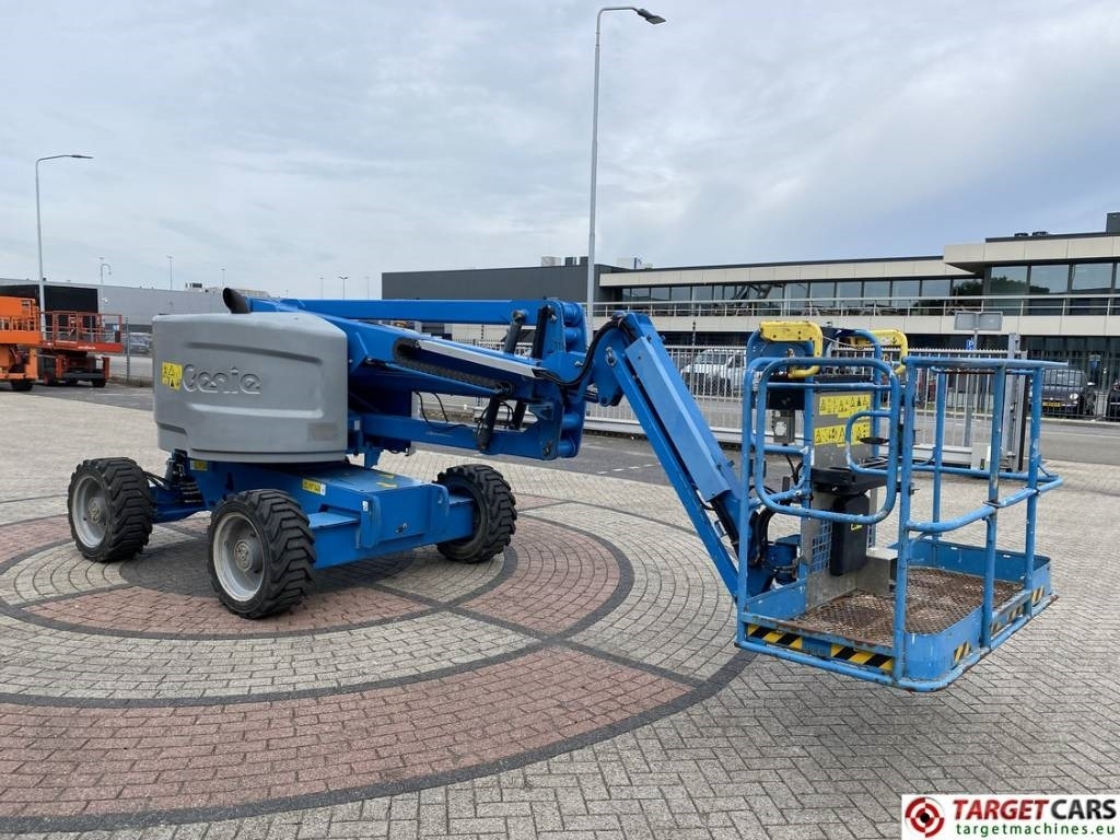 Genie Z-45/25J Diesel 4x4 Articulated Boom Lift 1605cm - Boom artikulasi: gambar 2 Genie Z-45/25J Diesel 4x4 Articulated Boom Lift 1605cm - Boom artikulasi: gambar 2