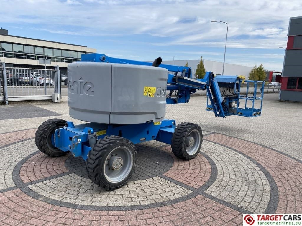 Genie Z-45/25J Diesel 4x4 Articulated Boom Lift 1605cm - Boom artikulasi: gambar 3 Genie Z-45/25J Diesel 4x4 Articulated Boom Lift 1605cm - Boom artikulasi: gambar 3