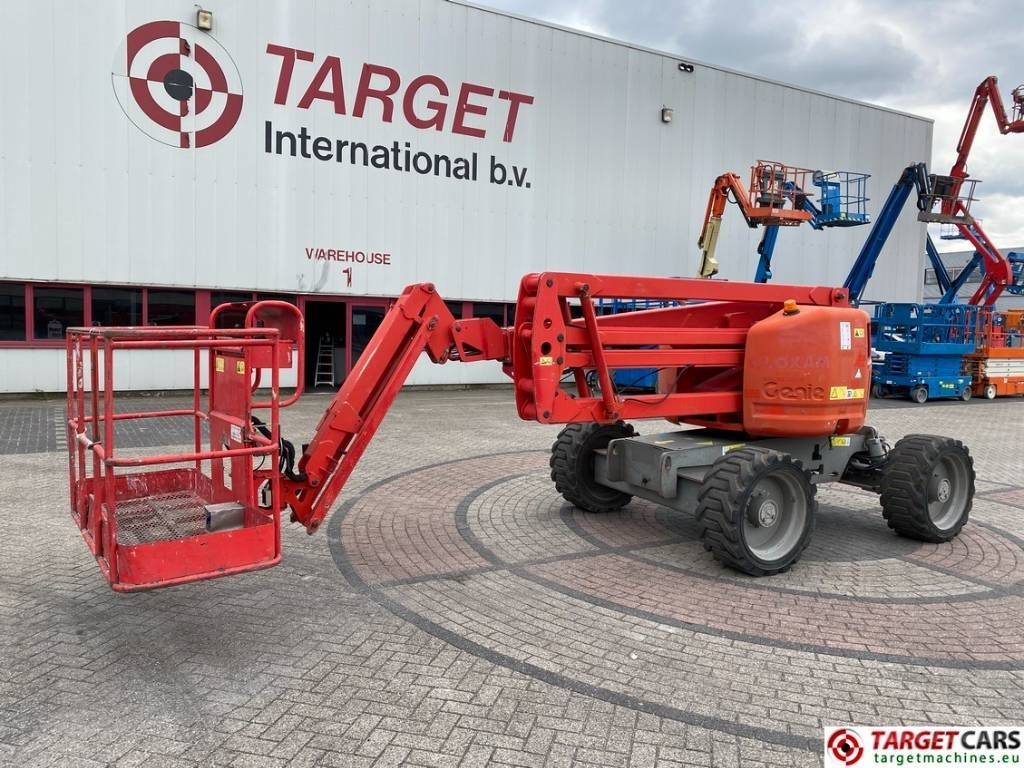 Genie Z-45/25J RT Articulated 4x4 Diesel Boom Lift 15.8M - Boom artikulasi: gambar 1 Genie Z-45/25J RT Articulated 4x4 Diesel Boom Lift 15.8M - Boom artikulasi: gambar 1