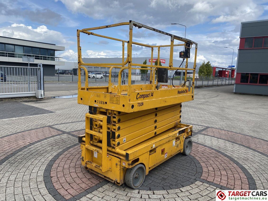 HAULOTTE COMPACT 14 ELECTRIC SCISSOR WORKLIFT 1385CM 2012 CE147328 - Scissor lifts: gambar 3 HAULOTTE COMPACT 14 ELECTRIC SCISSOR WORKLIFT 1385CM 2012 CE147328 - Scissor lifts: gambar 3