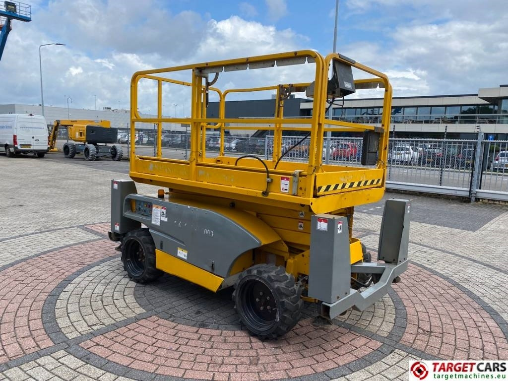 Haulotte Compact 10DX Diesel 4x4 Scissor Work Lift 1015cm - Scissor lifts: gambar 2 Haulotte Compact 10DX Diesel 4x4 Scissor Work Lift 1015cm - Scissor lifts: gambar 2