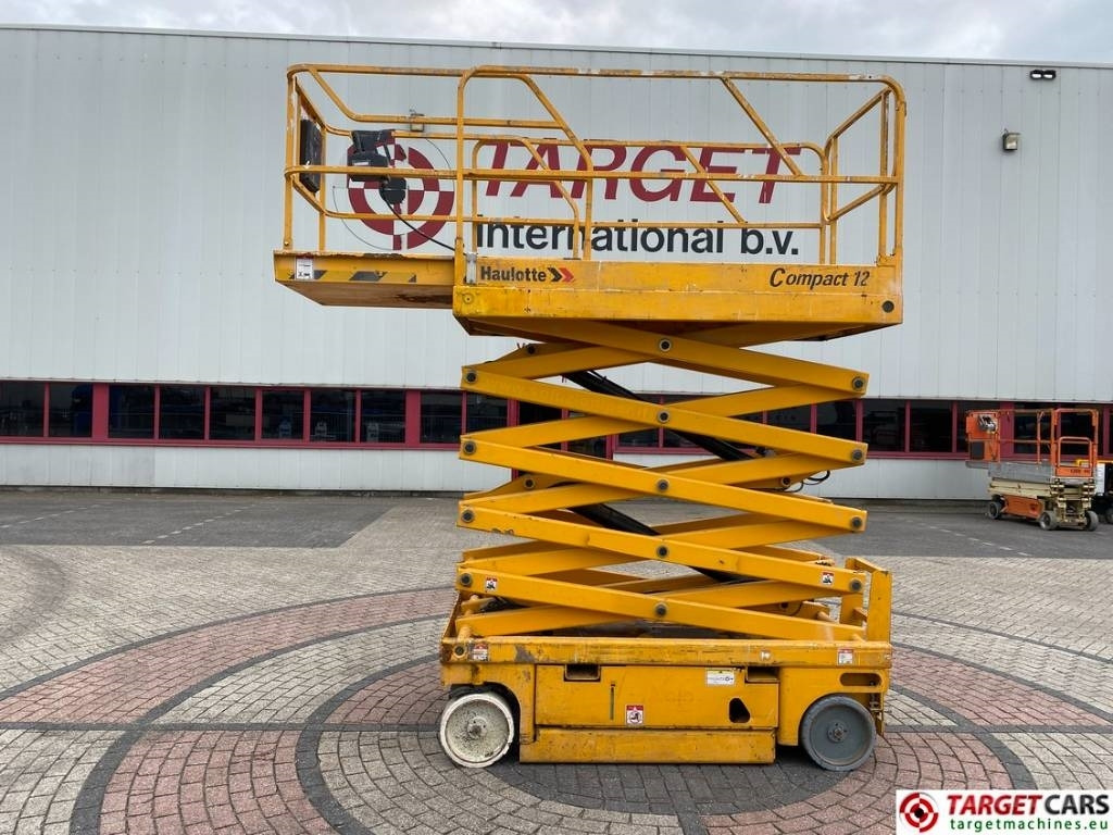 Haulotte Compact 12 Electric Scissor Work Lift 1200cm - Scissor lifts: gambar 5 Haulotte Compact 12 Electric Scissor Work Lift 1200cm - Scissor lifts: gambar 5