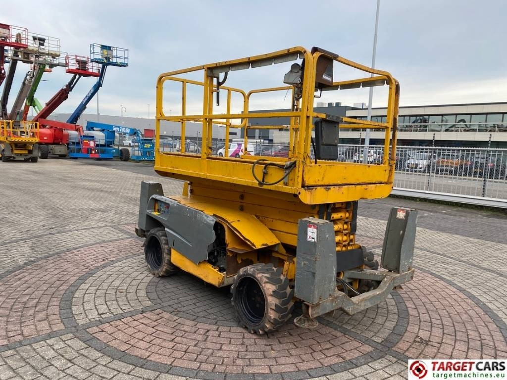 Haulotte Compact 12DX Diesel 4x4 Scissor Work Lift 1206cm - Scissor lifts: gambar 2 Haulotte Compact 12DX Diesel 4x4 Scissor Work Lift 1206cm - Scissor lifts: gambar 2