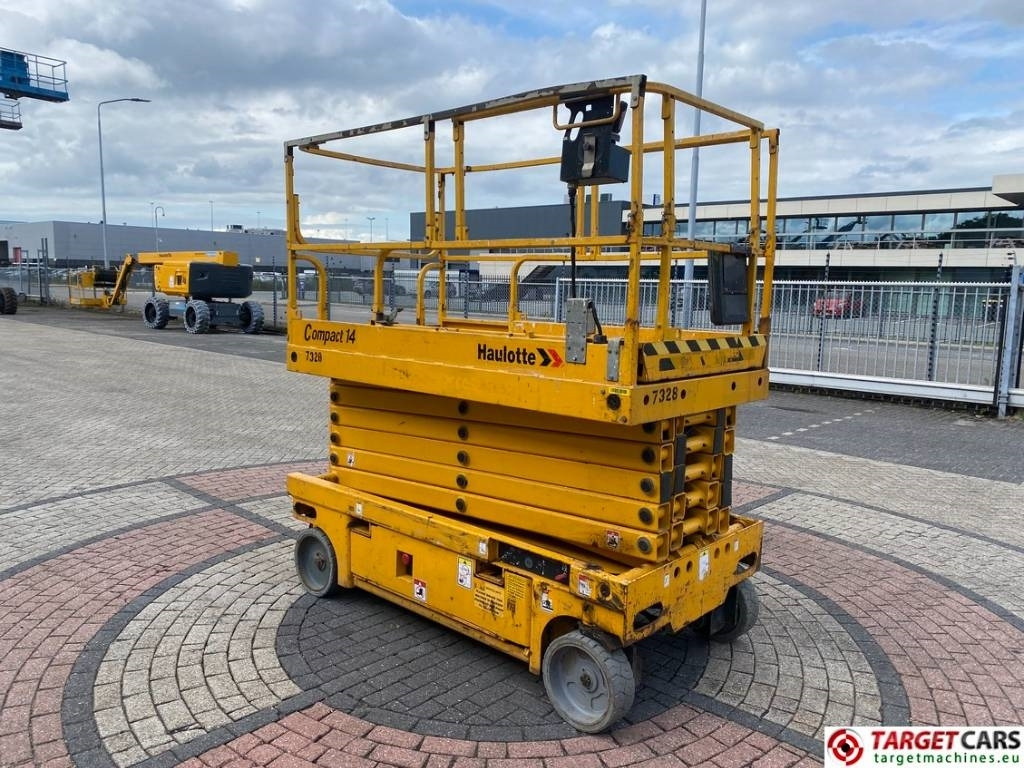 Haulotte Compact 14 Electric Scissor Work Lift 1385cm - Scissor lifts: gambar 2 Haulotte Compact 14 Electric Scissor Work Lift 1385cm - Scissor lifts: gambar 2
