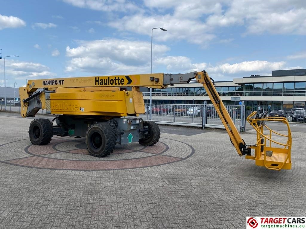 Haulotte HA41PX NT Diesel 4x4 Articulated Boom Lift 4100cm - Boom artikulasi: gambar 2 Haulotte HA41PX NT Diesel 4x4 Articulated Boom Lift 4100cm - Boom artikulasi: gambar 2