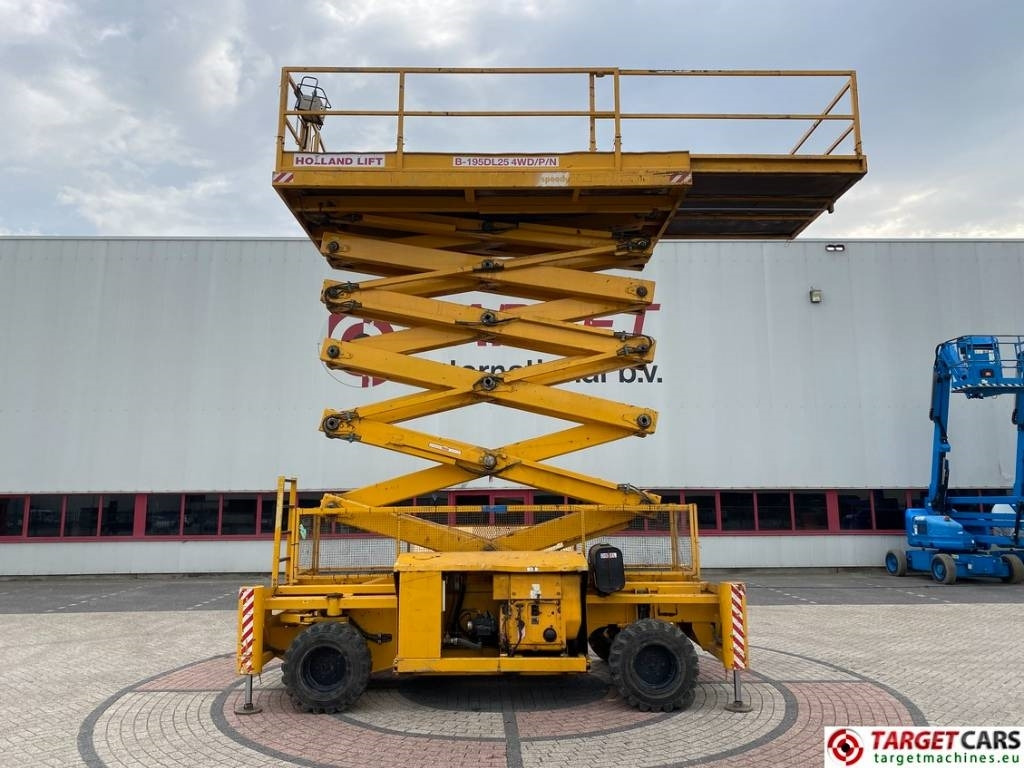 Holland Lift B195DL-25 4WD Diesel 4x4 Scissor Work Lift 2150cm - Scissor lifts: gambar 5 Holland Lift B195DL-25 4WD Diesel 4x4 Scissor Work Lift 2150cm - Scissor lifts: gambar 5