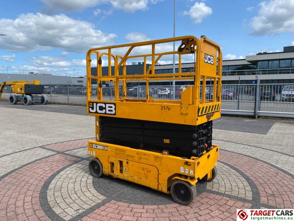 JCB S3246E Electric Scissor Work Lift 1200cm - Scissor lifts: gambar 2 JCB S3246E Electric Scissor Work Lift 1200cm - Scissor lifts: gambar 2
