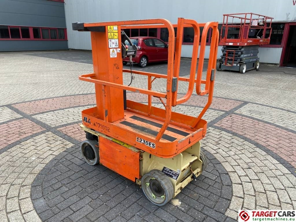 JLG 1230ES Electric Vertical Mast Work Lift 566cm  - Lift tiang vertikal: gambar 4 JLG 1230ES Electric Vertical Mast Work Lift 566cm  - Lift tiang vertikal: gambar 4