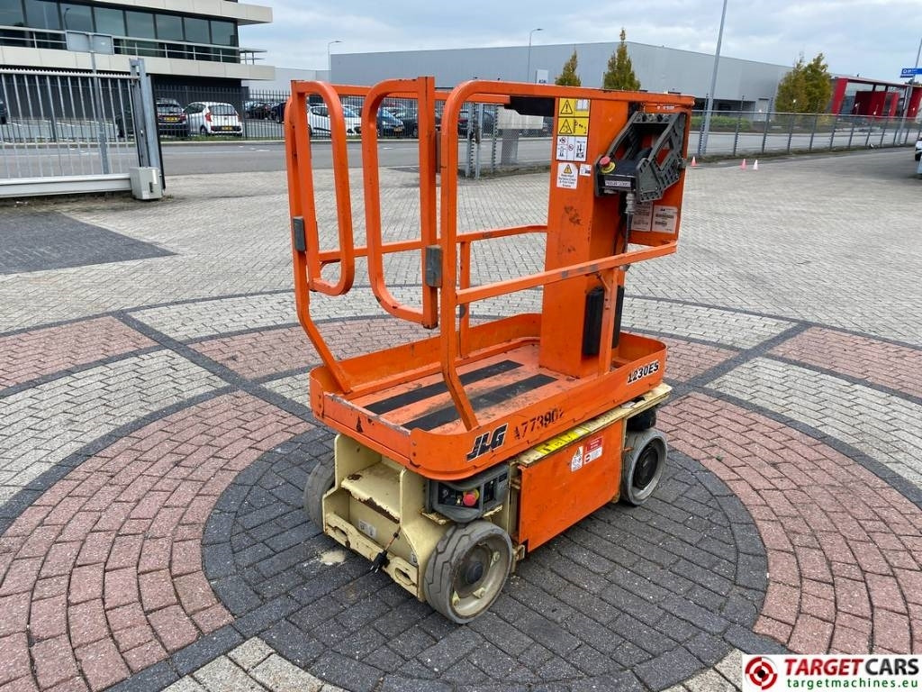 JLG 1230ES Electric Vertical Mast Work Lift 566cm  - Lift tiang vertikal: gambar 3 JLG 1230ES Electric Vertical Mast Work Lift 566cm  - Lift tiang vertikal: gambar 3