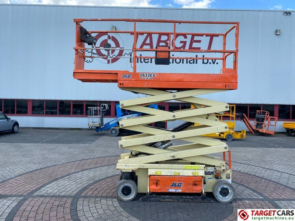 JLG 2632ES Electric Scissor Work Lift 977cm - Scissor lifts: gambar 5 JLG 2632ES Electric Scissor Work Lift 977cm - Scissor lifts: gambar 5