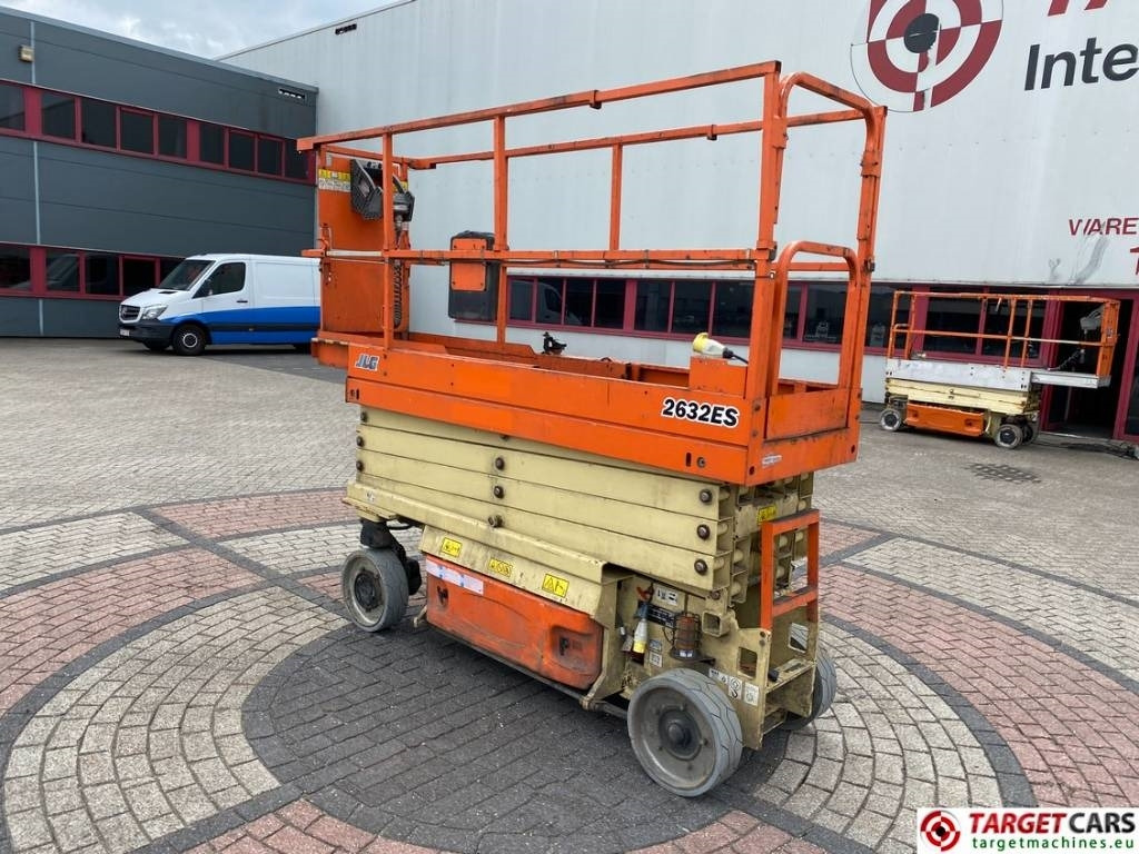 JLG 2632ES Electric Scissor Work Lift 977cm - Scissor lifts: gambar 4 JLG 2632ES Electric Scissor Work Lift 977cm - Scissor lifts: gambar 4
