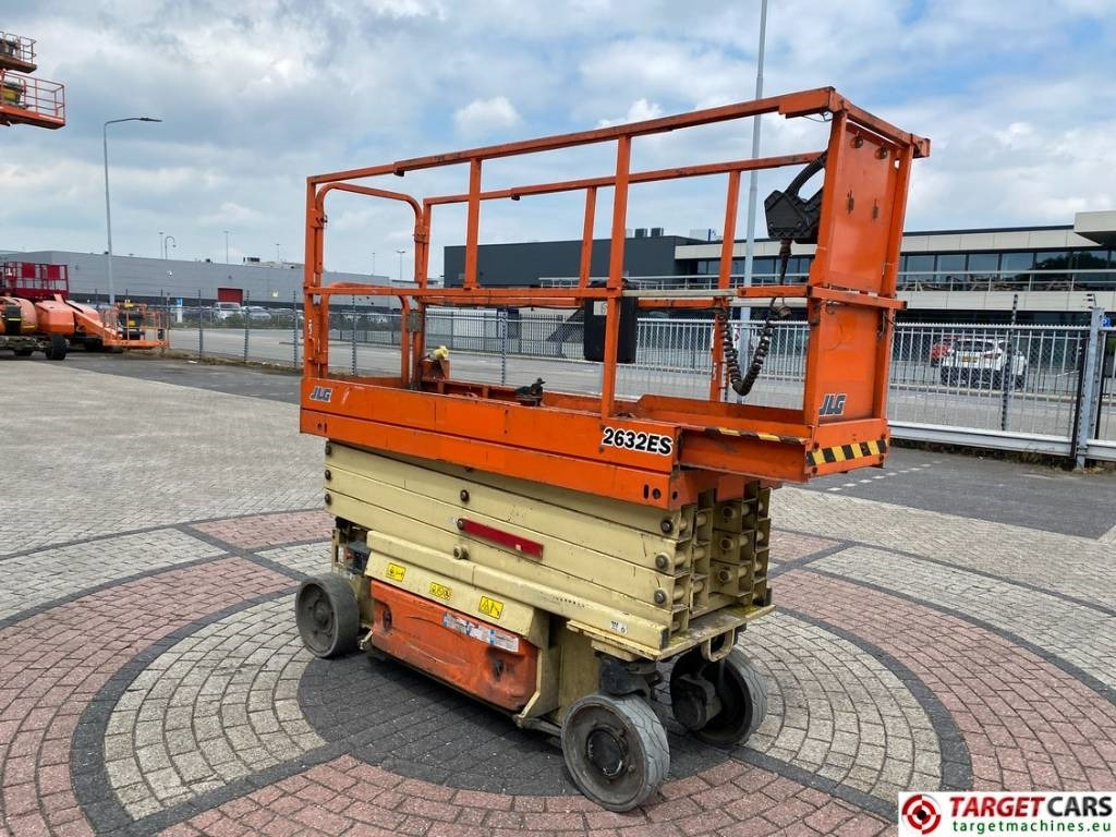 JLG 2632ES Electric Scissor Work Lift 977cm - Scissor lifts: gambar 2 JLG 2632ES Electric Scissor Work Lift 977cm - Scissor lifts: gambar 2