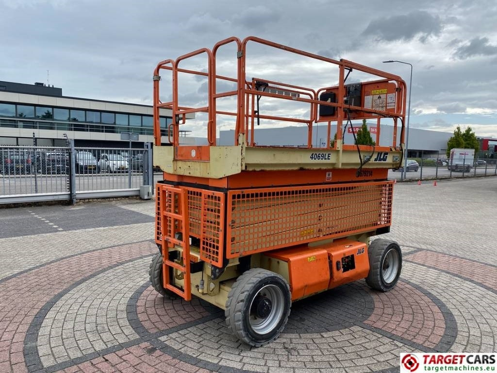 JLG 4069LE Electric Scissor Work Lift 1419cm - Scissor lifts: gambar 3 JLG 4069LE Electric Scissor Work Lift 1419cm - Scissor lifts: gambar 3