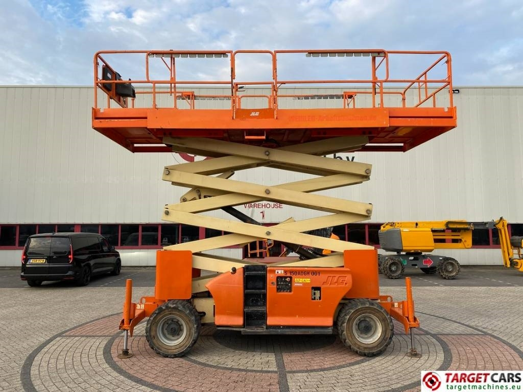 JLG 4394RT Diesel 4x4 Scissor Work Lift 1511cm - Scissor lifts: gambar 5 JLG 4394RT Diesel 4x4 Scissor Work Lift 1511cm - Scissor lifts: gambar 5