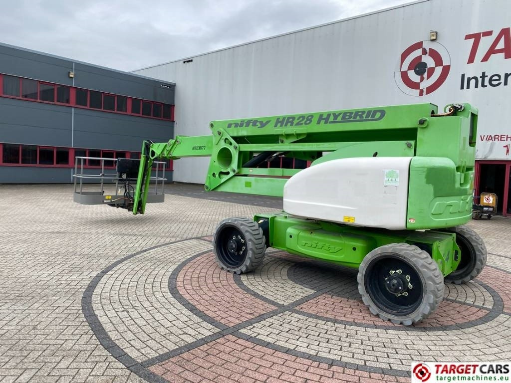 Niftylift HR28 HyBrid Articulated 4x4 Boom Work Lift 2800cm - Boom artikulasi: gambar 4 Niftylift HR28 HyBrid Articulated 4x4 Boom Work Lift 2800cm - Boom artikulasi: gambar 4