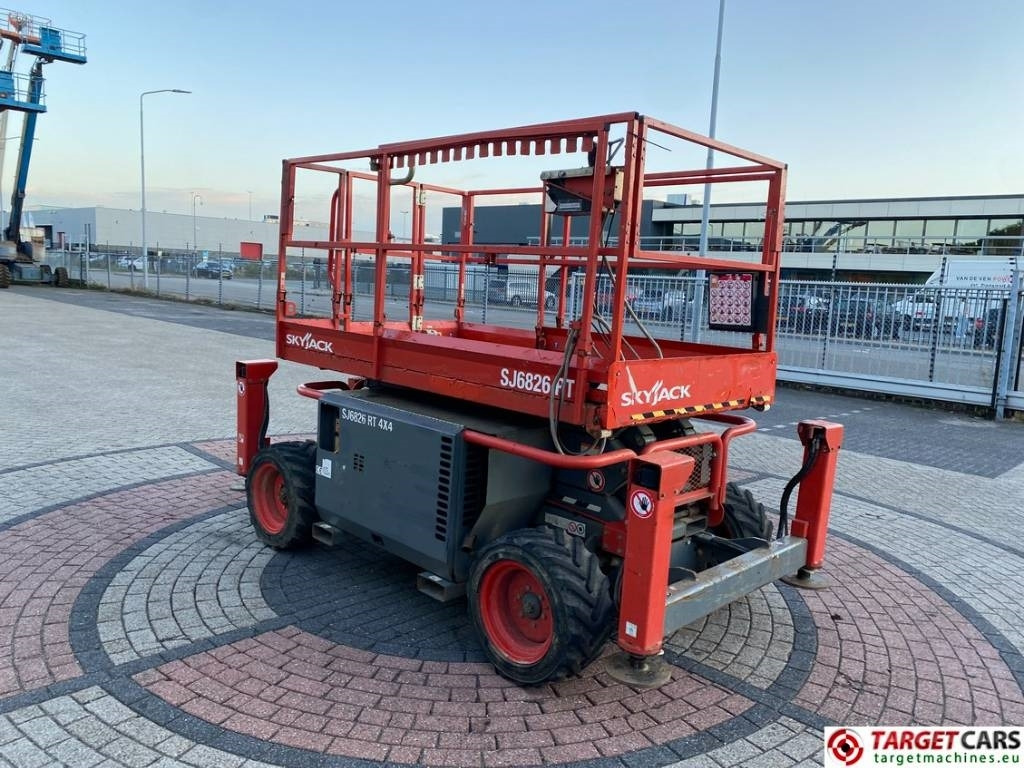 SkyJack SJ6826RT Diesel 4x4 Scissor 6826 Work Lift 992cm - Scissor lifts: gambar 2 SkyJack SJ6826RT Diesel 4x4 Scissor 6826 Work Lift 992cm - Scissor lifts: gambar 2