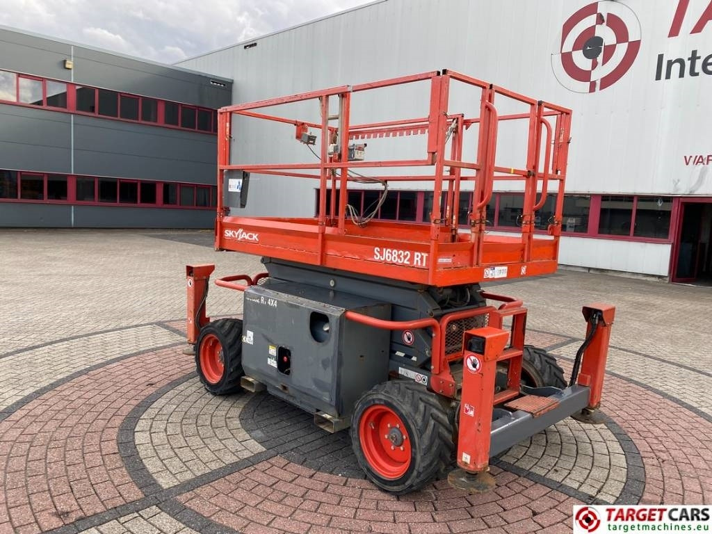 SkyJack SJ6832RT Diesel 4x4 Scissor 6832 Work Lift 1180cm - Scissor lifts: gambar 4 SkyJack SJ6832RT Diesel 4x4 Scissor 6832 Work Lift 1180cm - Scissor lifts: gambar 4
