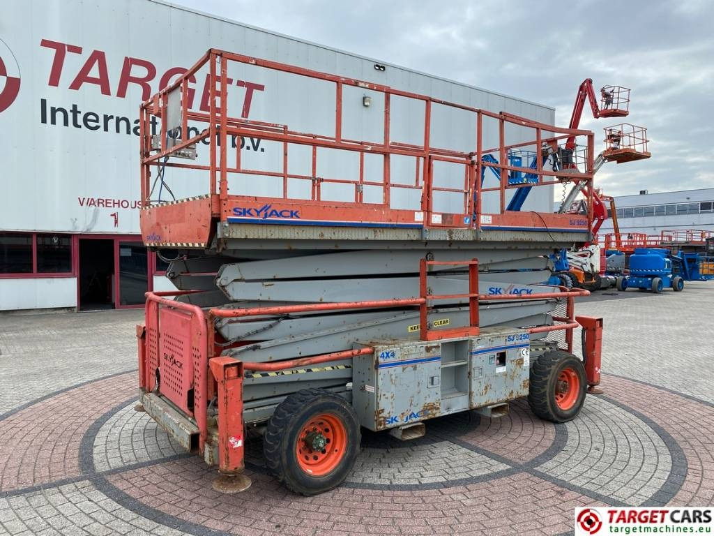 SkyJack SJ9250 RT Diesel Scissor Work Lift 1720cm - Scissor lifts: gambar 1 SkyJack SJ9250 RT Diesel Scissor Work Lift 1720cm - Scissor lifts: gambar 1